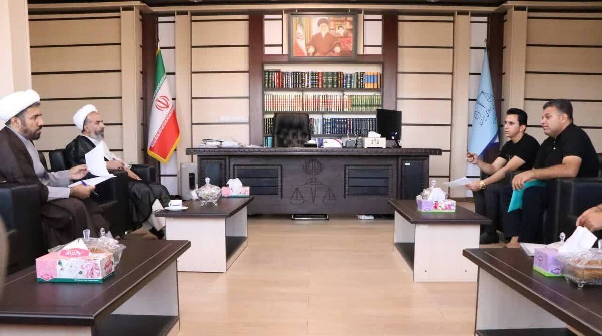 رییس کل دادگستری استان زنجان به درخواست ۶۰ نفر از مراجعان در ملاقات مردمی رسیدگی کرد