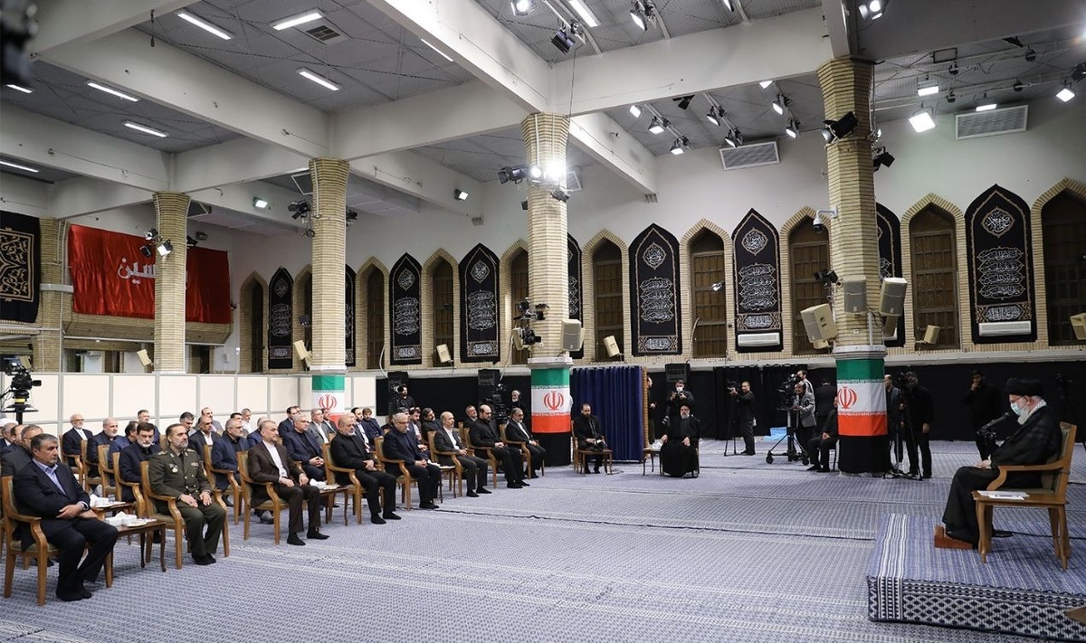 رهبر انقلاب: مسئله معیشت مردم خیلی مهم است/ مهمترین شاخص خنثی‌سازی تحریم‌ها، کاهش تورم است