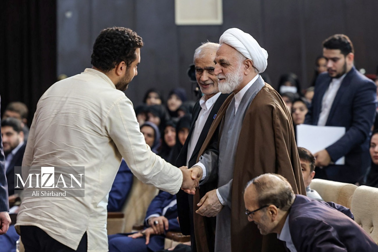 رئیس قوه قضاییه در جمع دانشجویان دانشگاه تبریز حاضر شد/ اظهارات صریح و بی‌پرده دانشجویان خطاب به رئیس عدلیه