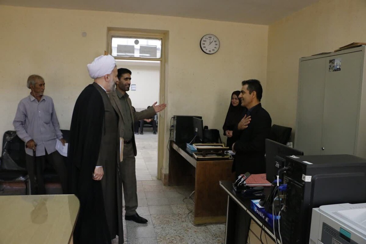 رئیس کل دادگستری لرستان از دادگاه‌ عمومی طرهان بازدید کرد