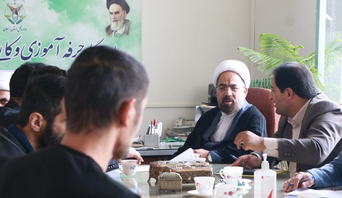 مسئولان قضایی شهرستان‌های ماهنشان و خدابنده با زندانیان دیدار کردند