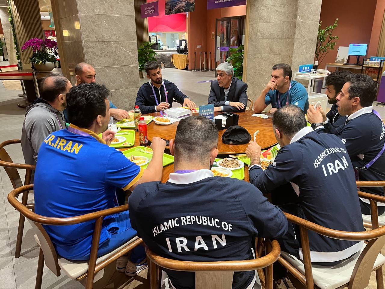 بازی‌های آسیایی هانگژو| حضور وزیر ورزش و جوانان در جمع ملی‌پوشان کشتی آزاد