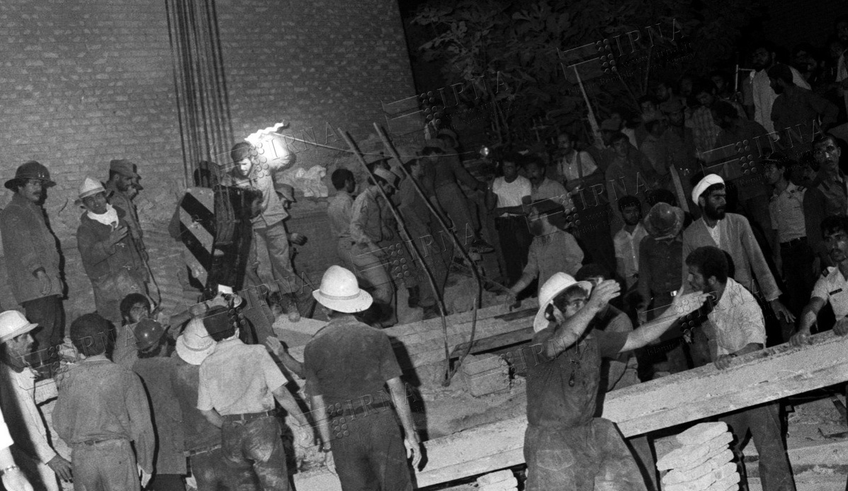 فاجعه هفتم تیر؛ تلاش منافقین برای یک‌سره کردن کار انقلاب مردم ایران