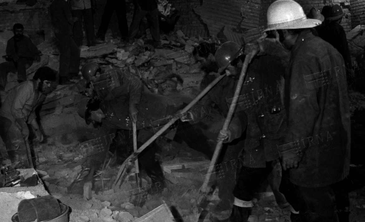 فاجعه هفتم تیر؛ تلاش منافقین برای یک‌سره کردن کار انقلاب مردم ایران