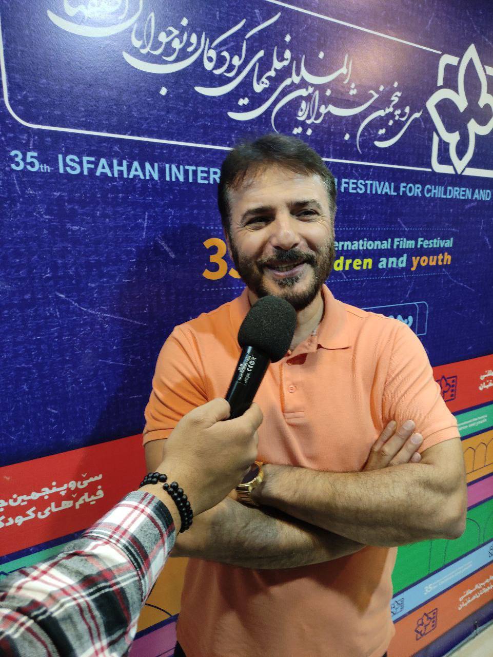 بچههای اصفهان به استقبال مسافران فضایی رفتند بچههای اصفهان به استقبال مسافران فضایی رفتند