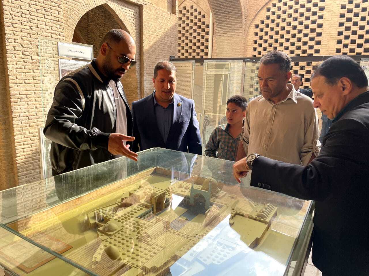 اصفهان‌گردی ساکت و مورایس در تعطیلات لیگ