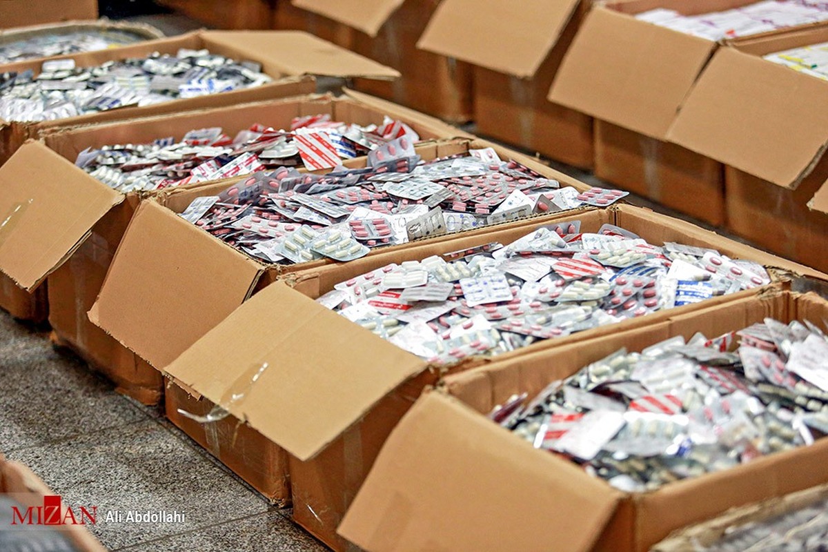 کشف بیش از ۱۴ هزار قلم داروی تاریخ مصرف گذشته از یک منزل مسکونی