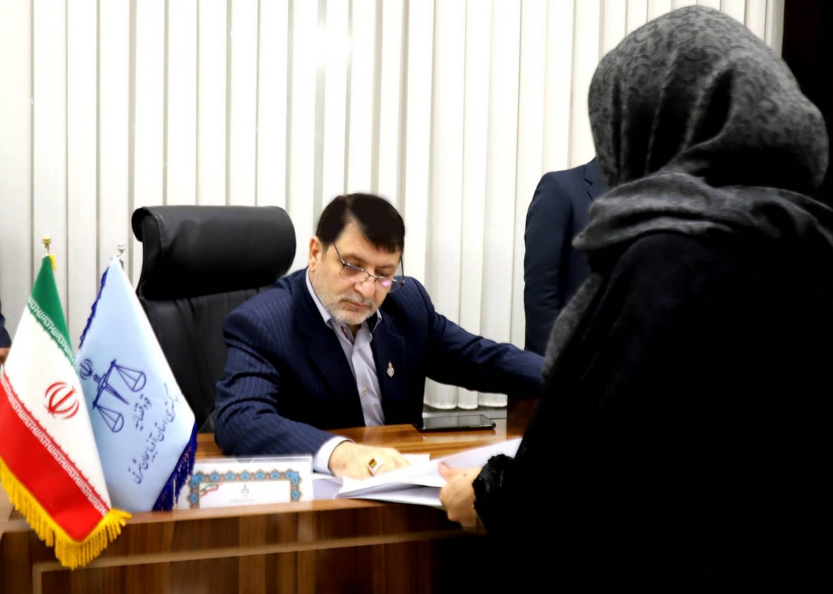 مسئولان قضایی آذربایجان‌شرقی به مشکلات ۱۰۰ نفر از مراجعان رسیدگی گردند