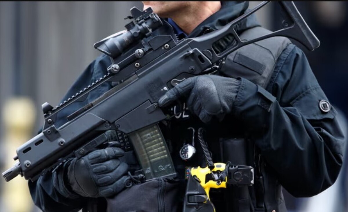 حمله پلیس انگلیس به کودک سیاه‌پوست