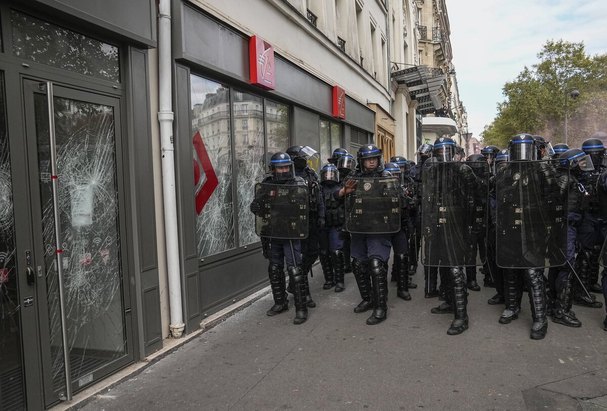 دور جدید اعتراض‎ها در فرانسه؛ خشونت مهارناپذیر مسلح‌ترین پلیس اروپا