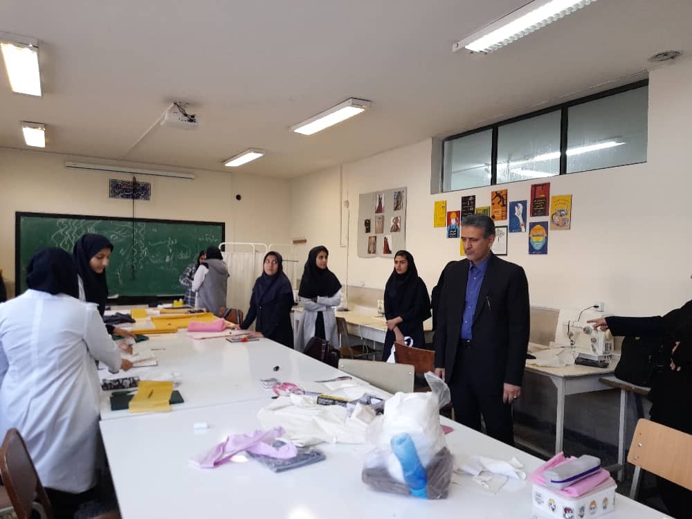 ۱۴ بازدید میدانی از پروژه‌ها، واحد‌های تولیدی، مراکز درمانی و آموزشی و مجموعه‌های تاریخی انجام شد/ اتخاذ تصمیمات فوری و اجرایی برای رفع موانع