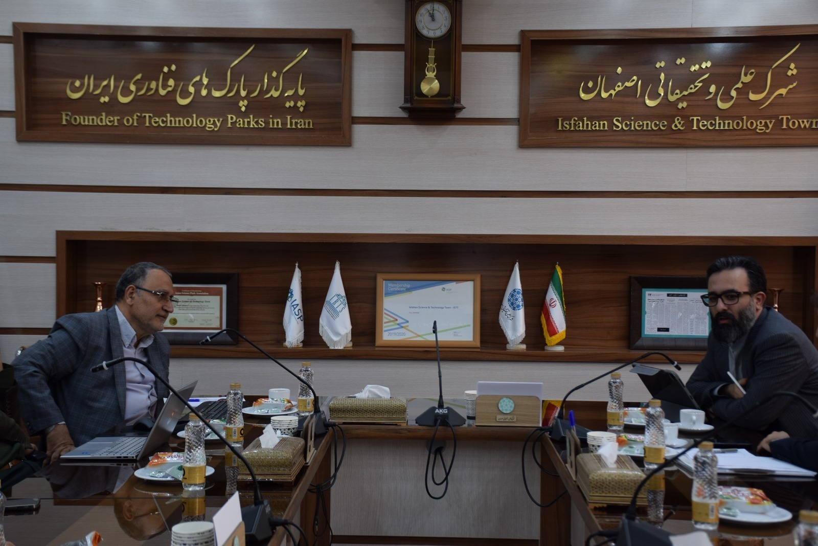 ۱۴ بازدید میدانی از پروژه‌ها، واحد‌های تولیدی، مراکز درمانی و آموزشی و مجموعه‌های تاریخی انجام شد/ اتخاذ تصمیمات فوری و اجرایی برای رفع موانع