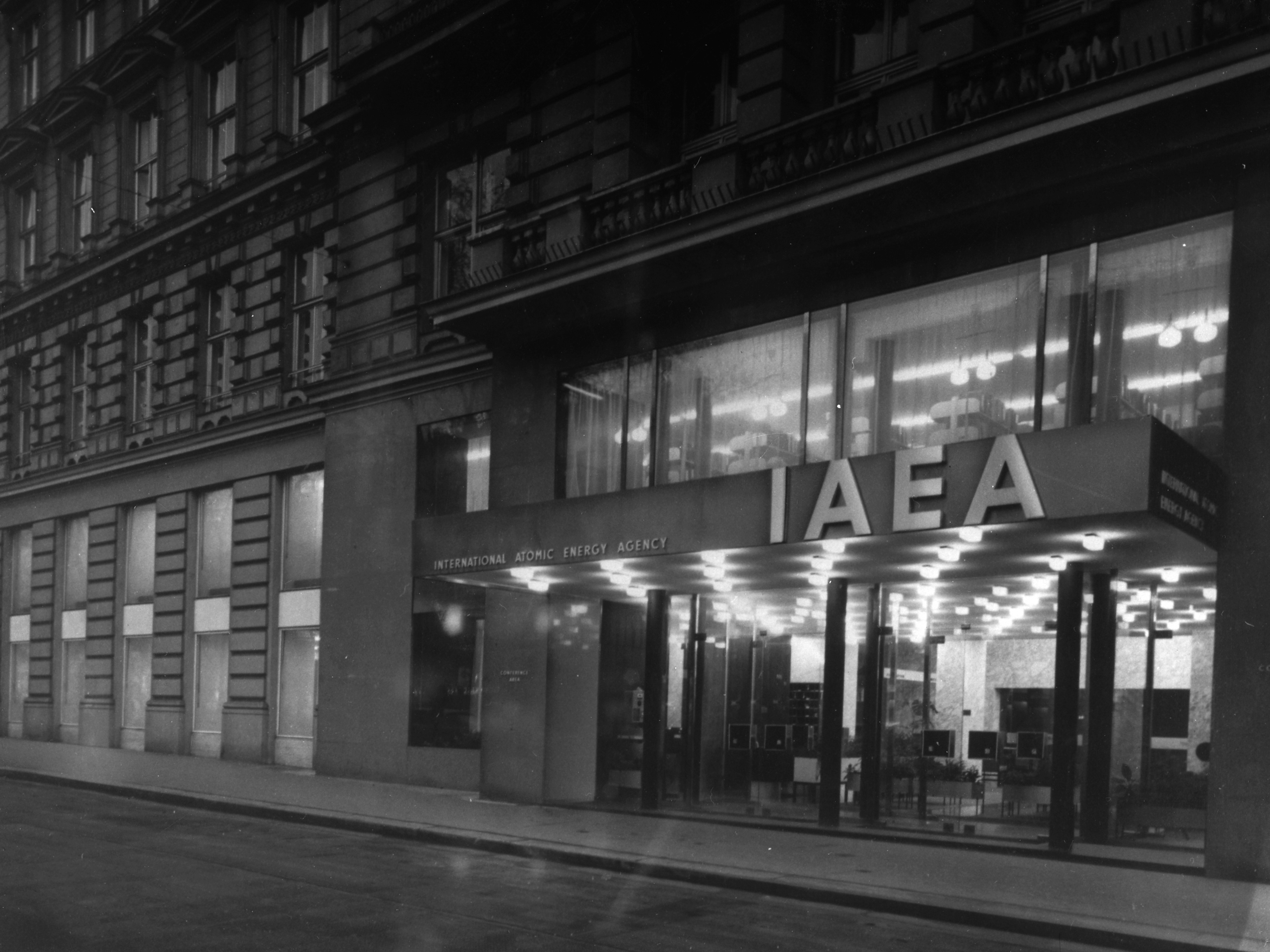 جزئیاتی از آژانس بینالمللی انرژی اتمی و تاریخچه آن جزئیاتی از آژانس بینالمللی انرژی اتمی و تاریخچه آن
