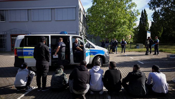 مبارزه با قاچاق انسان؛ بهانه آلمان برای بستن مرز‌ها به روی مهاجران