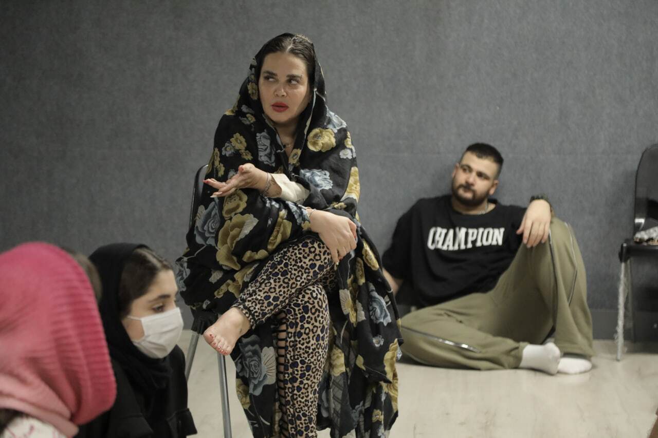 پدیده‌های «عصرجدید» و «خندوانه» در تئاتر کمدی «هوندا آدیداس ۲»/ بلیت‌فروشی آغاز شد