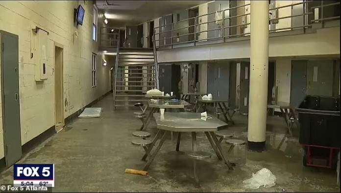 برنامه‌ریزی برای ساخت بزرگ‌ترین زندان تاریخ آمریکا؛ سیطره کلان زندان‌ها بر سیستم قضایی