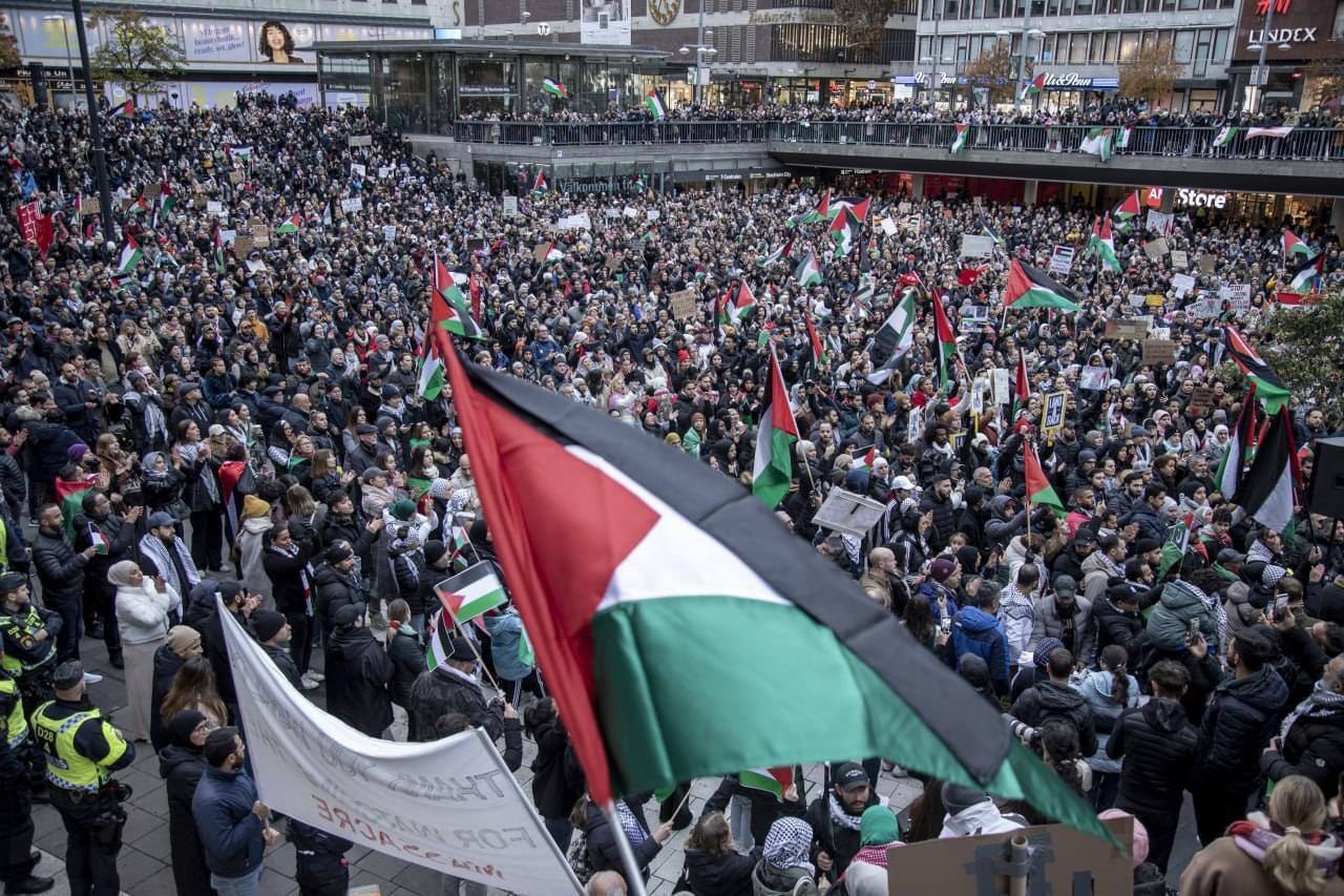 ادامه حملات رژیم صهیونیستی به نوار غزه/ شمار شهدای فلسطینی از ۴ هزار و ۷۰۰ نفر فراتر رفت