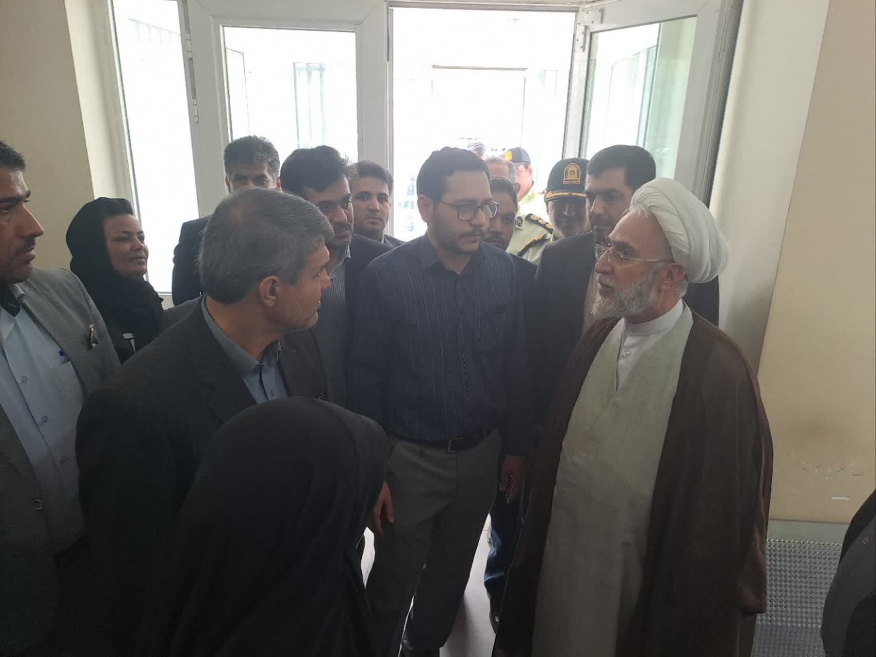 دادستان کل کشور از کارخانههای خودروسازی شهرستان بم بازدید کرد دادستان کل کشور از کارخانههای خودروسازی شهرستان بم بازدید کرد