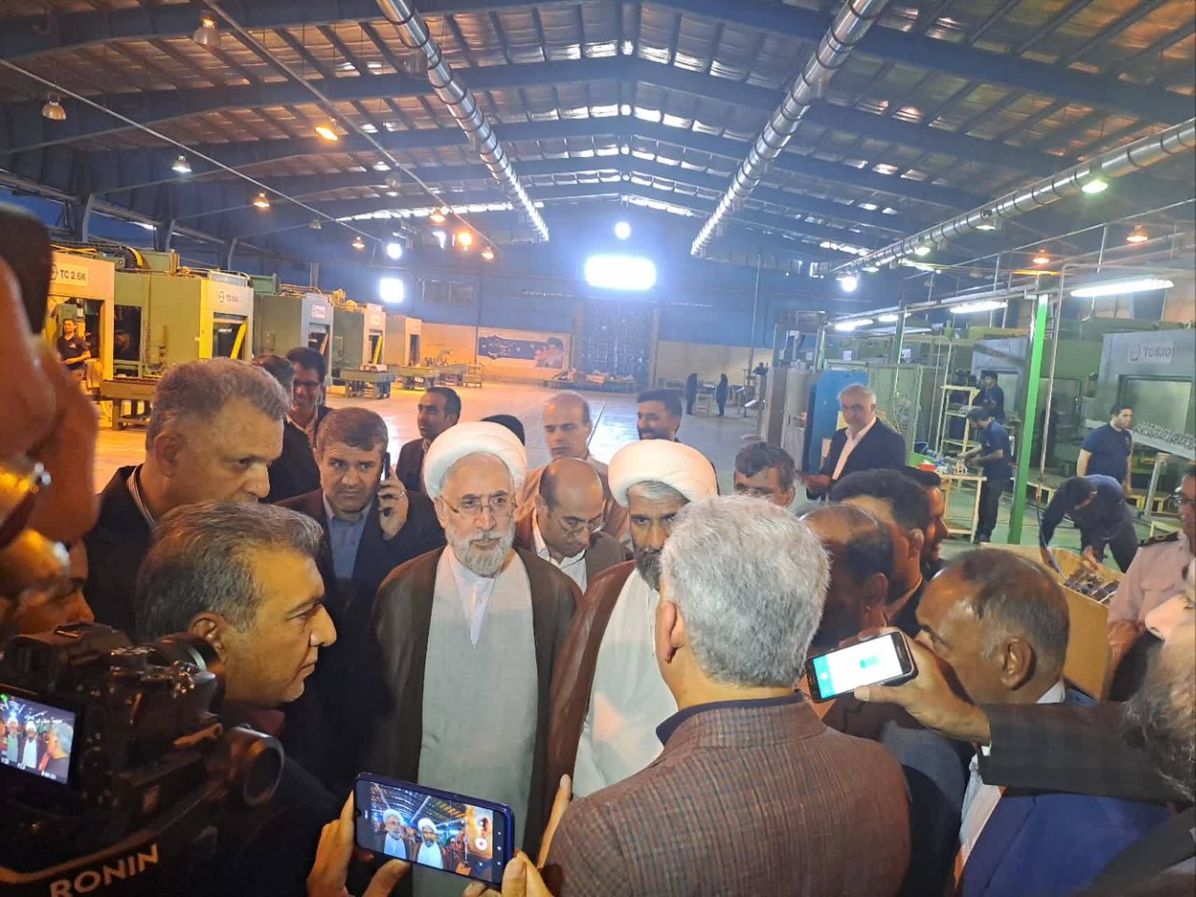 دادستان کل کشور از کارخانههای خودروسازی شهرستان بم بازدید کرد دادستان کل کشور از کارخانههای خودروسازی شهرستان بم بازدید کرد