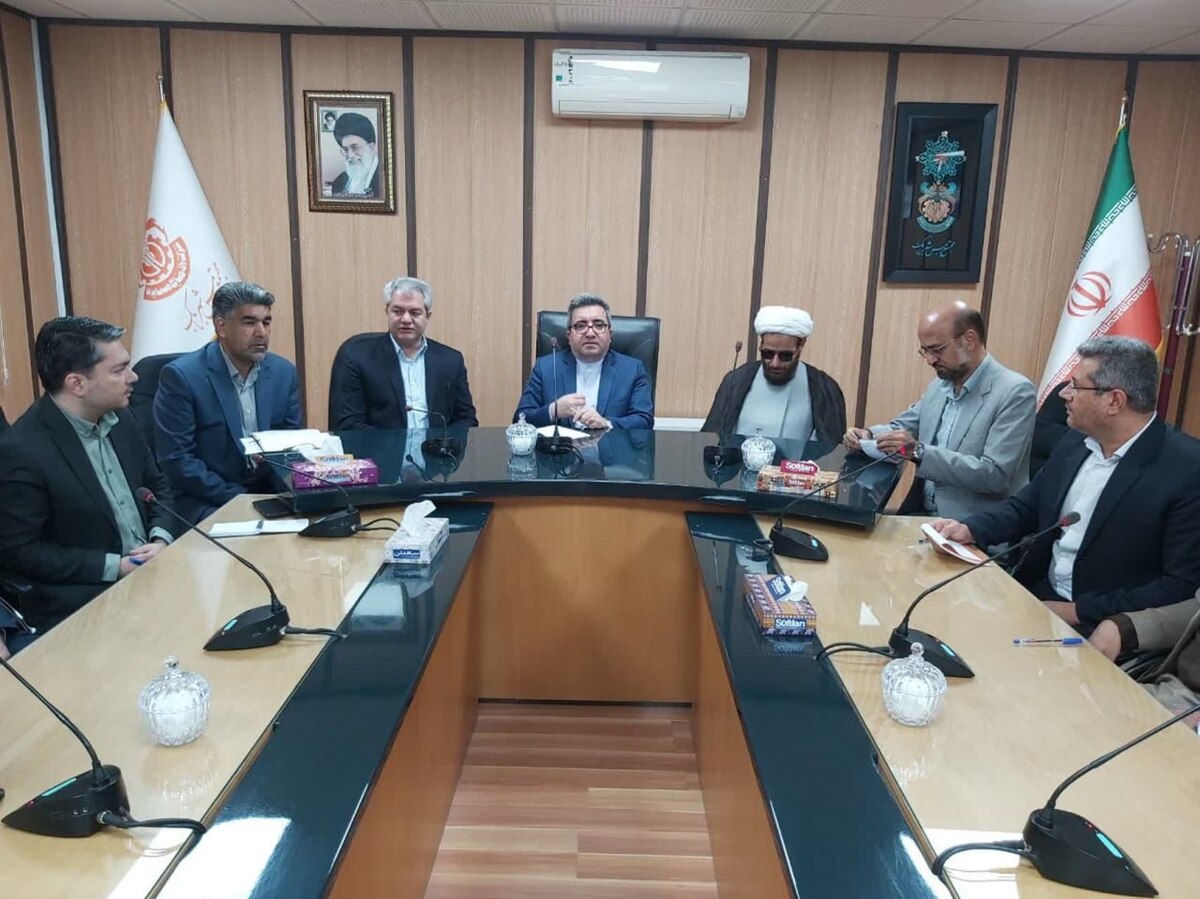 مسائل و مشکلات قضایی، ثبتی و موانع تولید «شهر بابک» از سوی رئیس سازمان ثبت بررسی شد