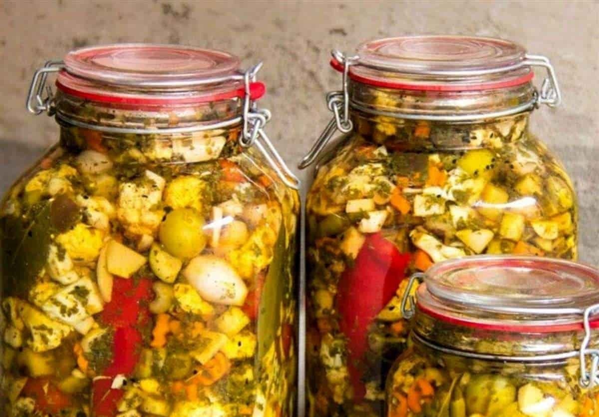 قیمت انواع ترشی در میادین و بازارهای میوه و تره‌بار اعلام شد