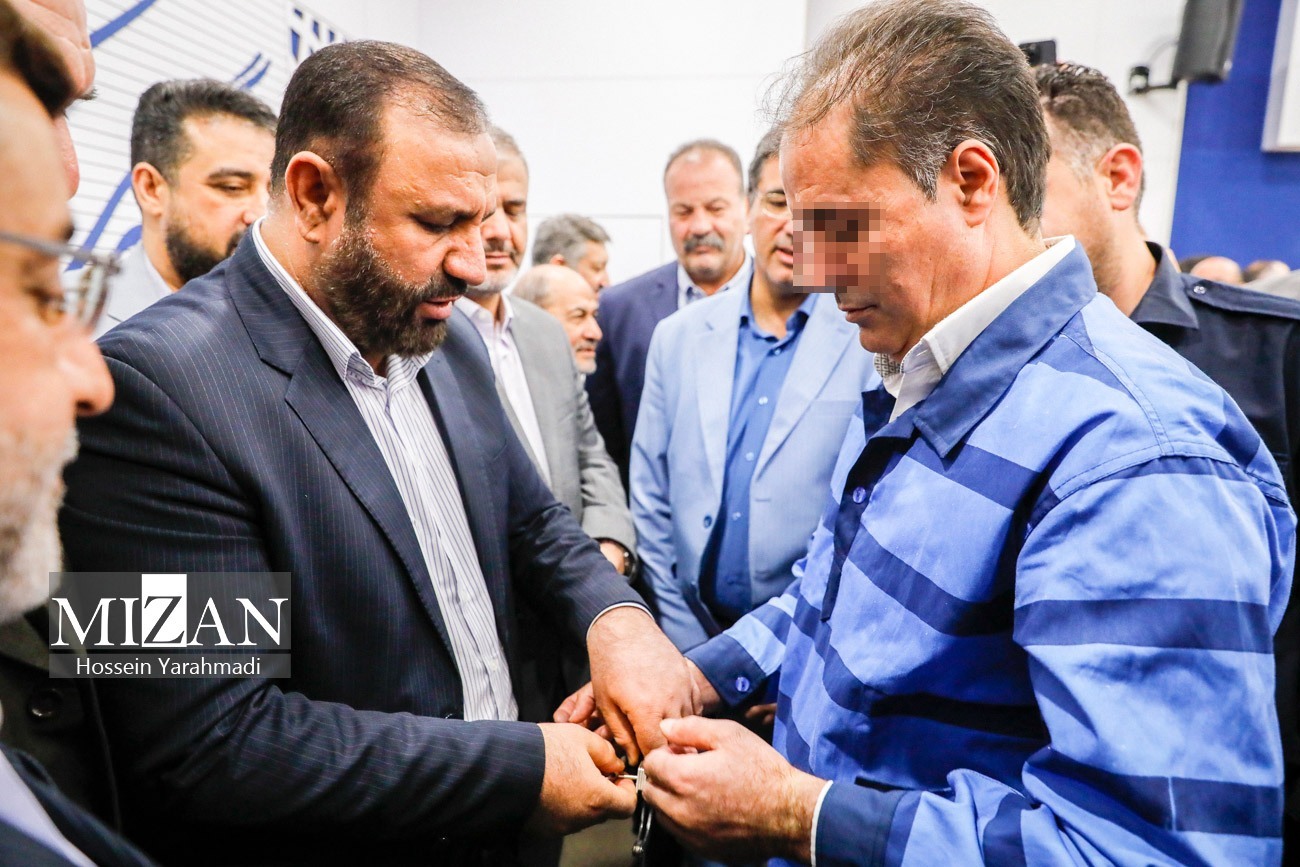 فرصت زندگی دوباره به ۱۹ نفر از محکومان به قصاص باگذشت اولیای دم در دادگستری کل استان تهران/ آزادی هزار و ۶۱۴ نفر از زندانیان استان تهران در سال جاری با کمک خیرین