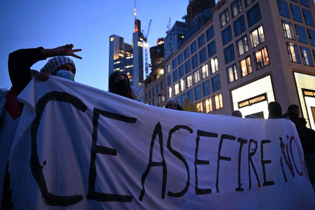 بمباران کاروان آمبولانس‌ مجروحان از سوی رژیم صهیونیستی/ تلفات بی‌سابقه خبرنگاران طی ۳ دهه گذشته