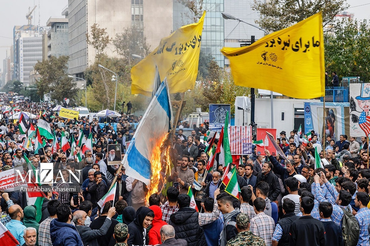 راهپیمایی یوم‌الله ۱۳ آبان برگزار شد/ قالیباف: مقاومت اهل هوشمندی، تدبیر و شجاعت است
