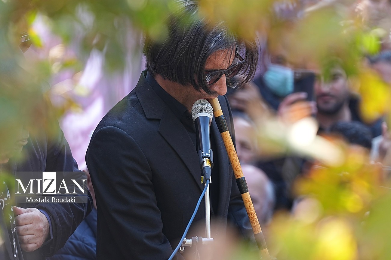 هنرمندان و دوستداران موسیقی گلپا را تا خانه ابدی بدرقه کردند/ ارادت اکبر گلپا به مولا علی(ع)