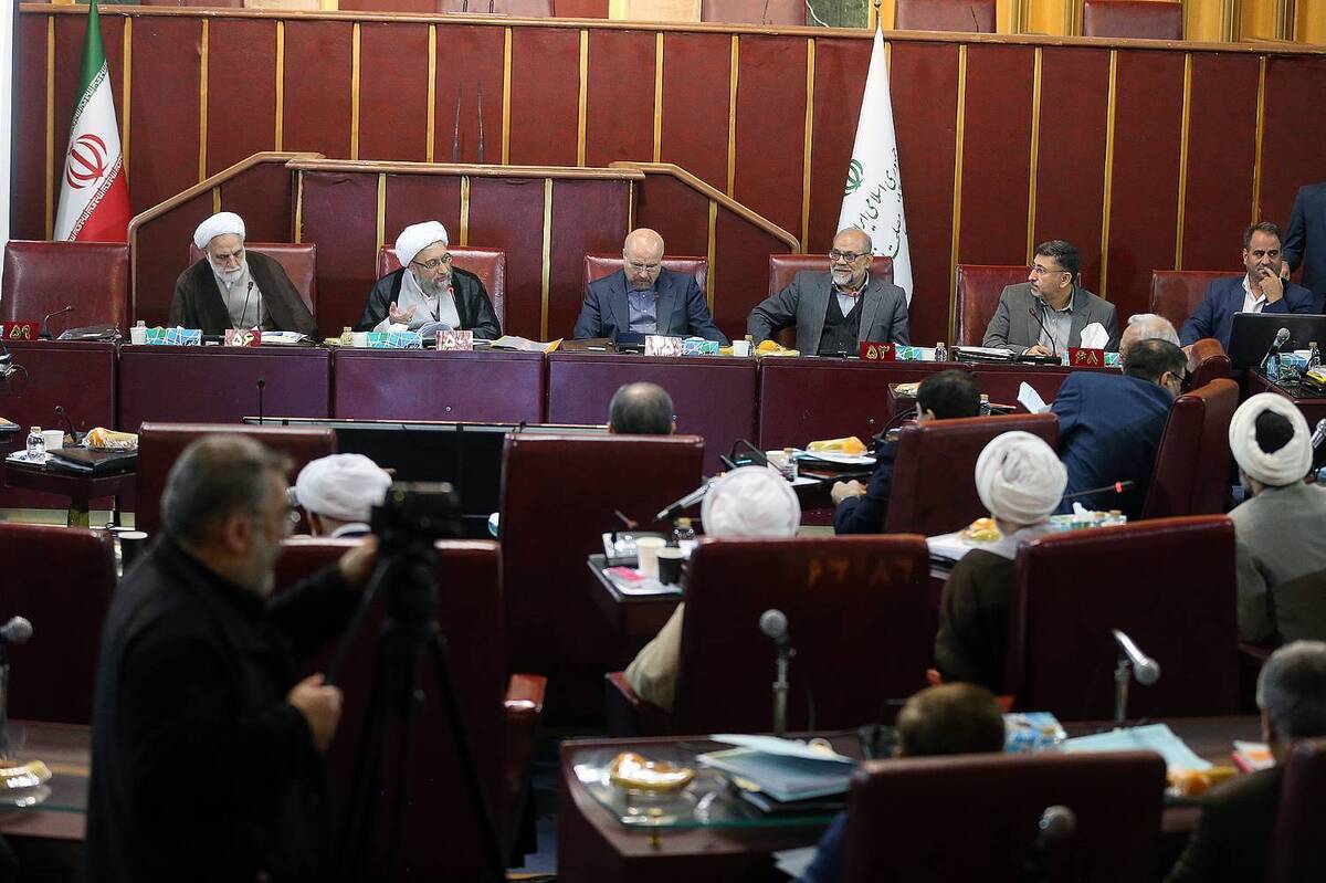 نسخ مواد (۳۹) و (۴٠) قانون پولی و بانکی کشور