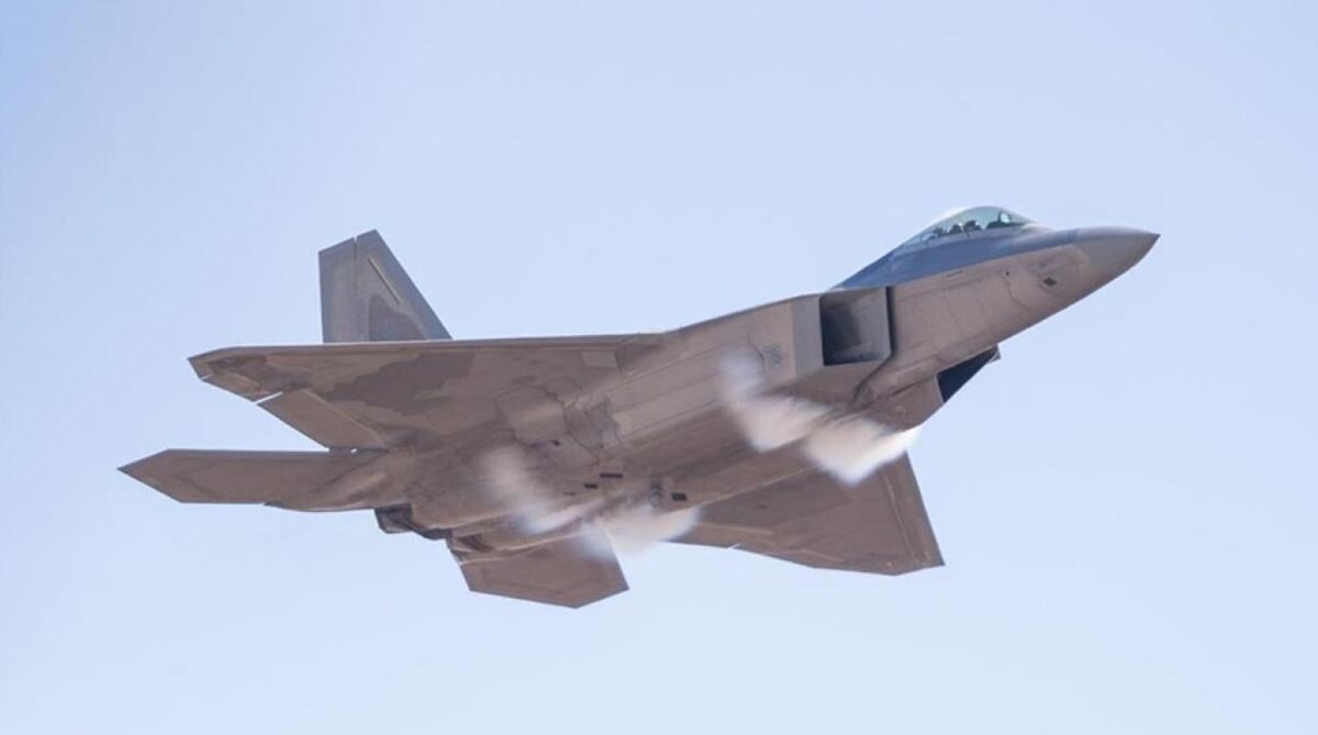 کشته شدن ۵ نظامی در سقوط هواپیمای ارتش آمریکا در دریای مدیترانه