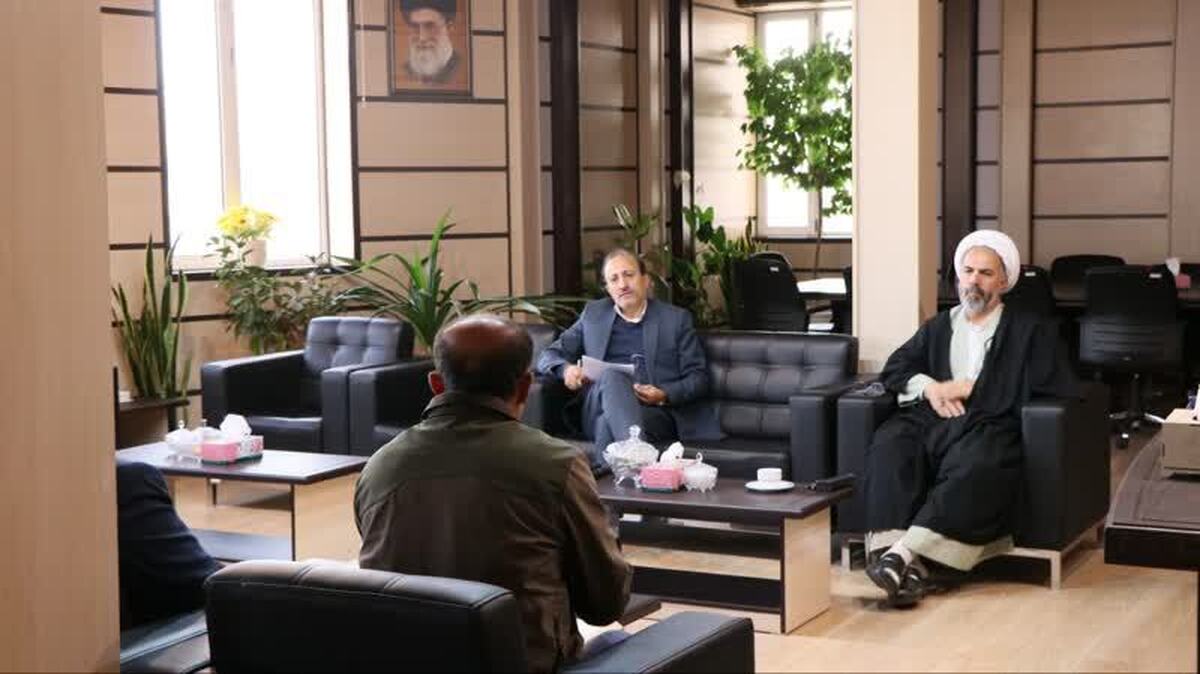 ۵۲ نفر از مراجعان در ملاقات مردمی با رئیس کل دادگستری استان زنجان دیدار کردند