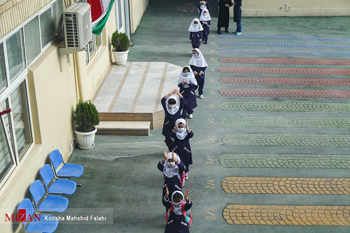 بهسازی آسفالت بیش از ۱۶ هزار متر مربع از محوطه مدارس منطقه ۱۵