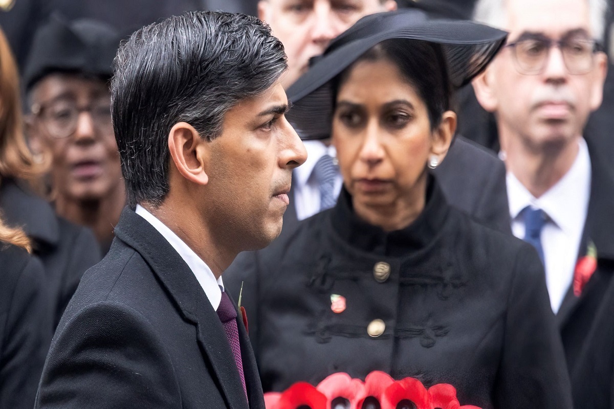 خانه‎تکانی در دولت سوناک؛ چرا وزیر کشور انگلیس برکنار شد؟