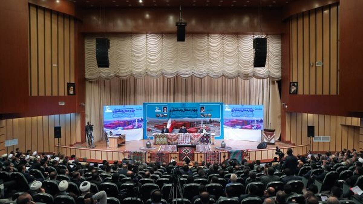 آیت‌الله رئیسی:همه مسئولان و مدیران در جمهوری اسلامی مامور و موظف به اجرای عدالت اداری هستند/ به‌کارگیری نیروی انسانی صالح و کارآمد و نظارت بر حسن عمل او از جلوه‌های عدالت اداری است
 