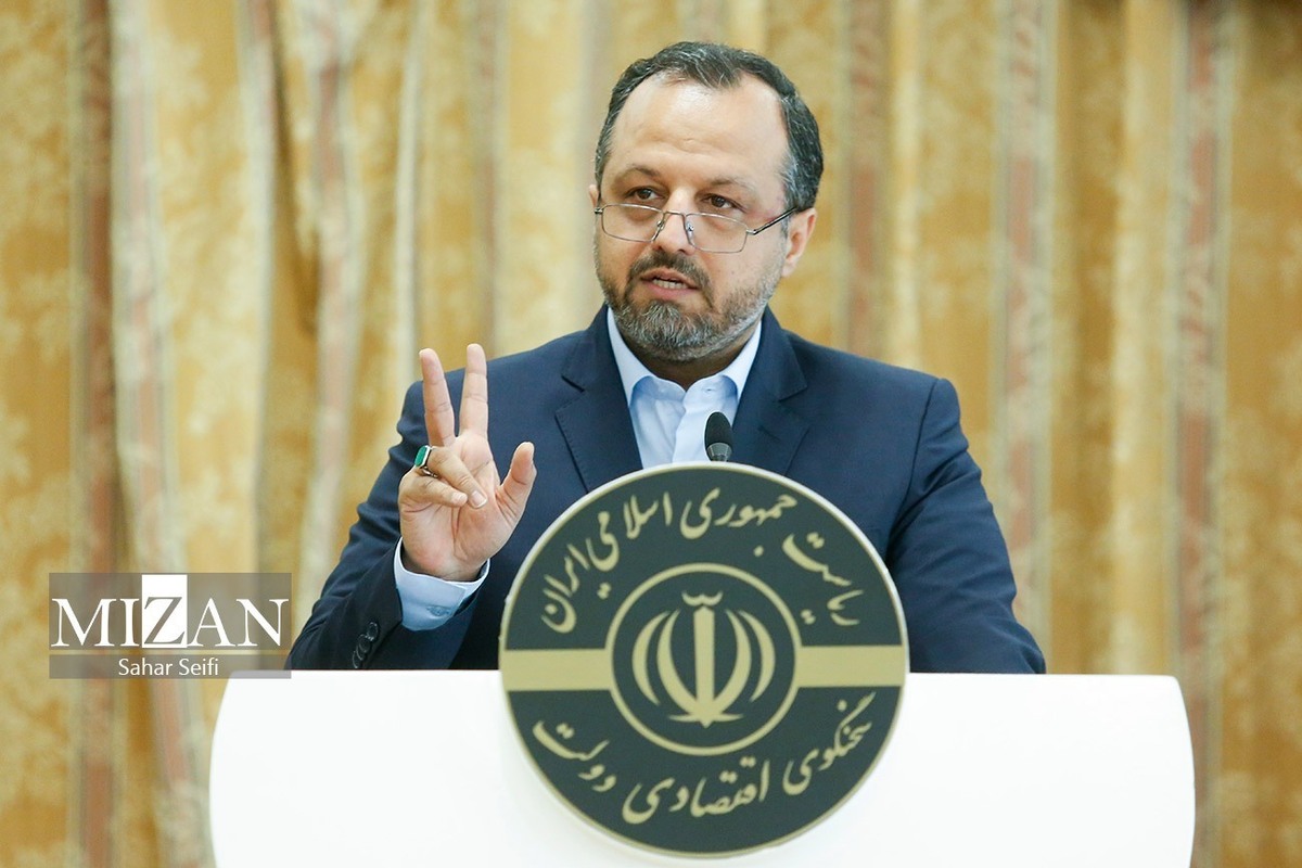 اظهارات مهم وزیر اقتصاد در حوزه بنزین