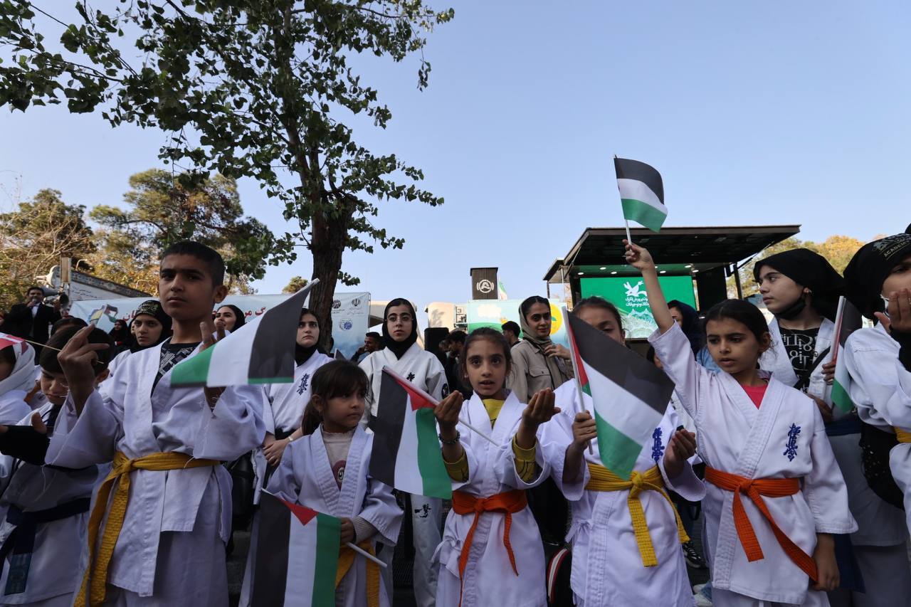 حضور پرشور ورزشکاران در تجمع بزرگ جامعه ورزش در حمایت از مردم مظلوم فلسطین + تصاویر حضور پرشور ورزشکاران در تجمع بزرگ جامعه ورزش در حمایت از مردم مظلوم فلسطین + تصاویر