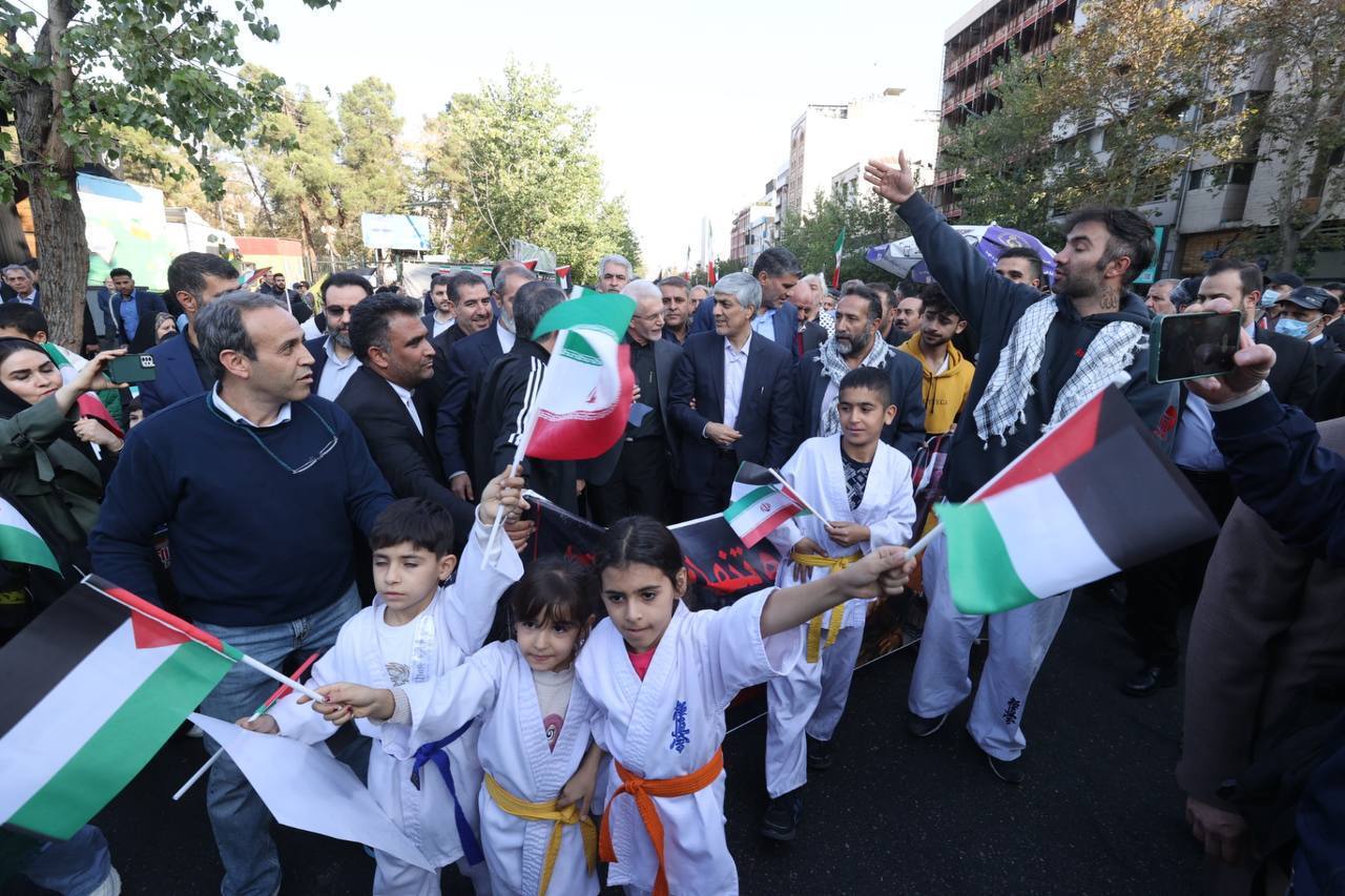 حضور پرشور ورزشکاران در تجمع بزرگ جامعه ورزش در حمایت از مردم مظلوم فلسطین + تصاویر حضور پرشور ورزشکاران در تجمع بزرگ جامعه ورزش در حمایت از مردم مظلوم فلسطین + تصاویر