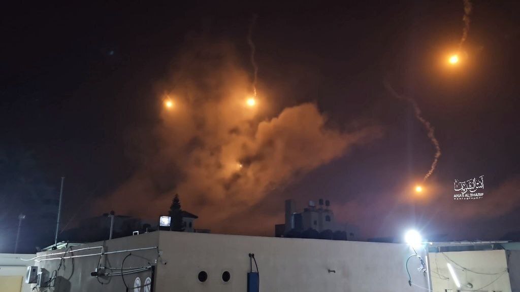 تعداد شهدا به بیش از ۱۲ هزار و ۳۰۰ نفر رسید/ تداوم بمباران مناطق مسکونی و مراکز درمانی غزه