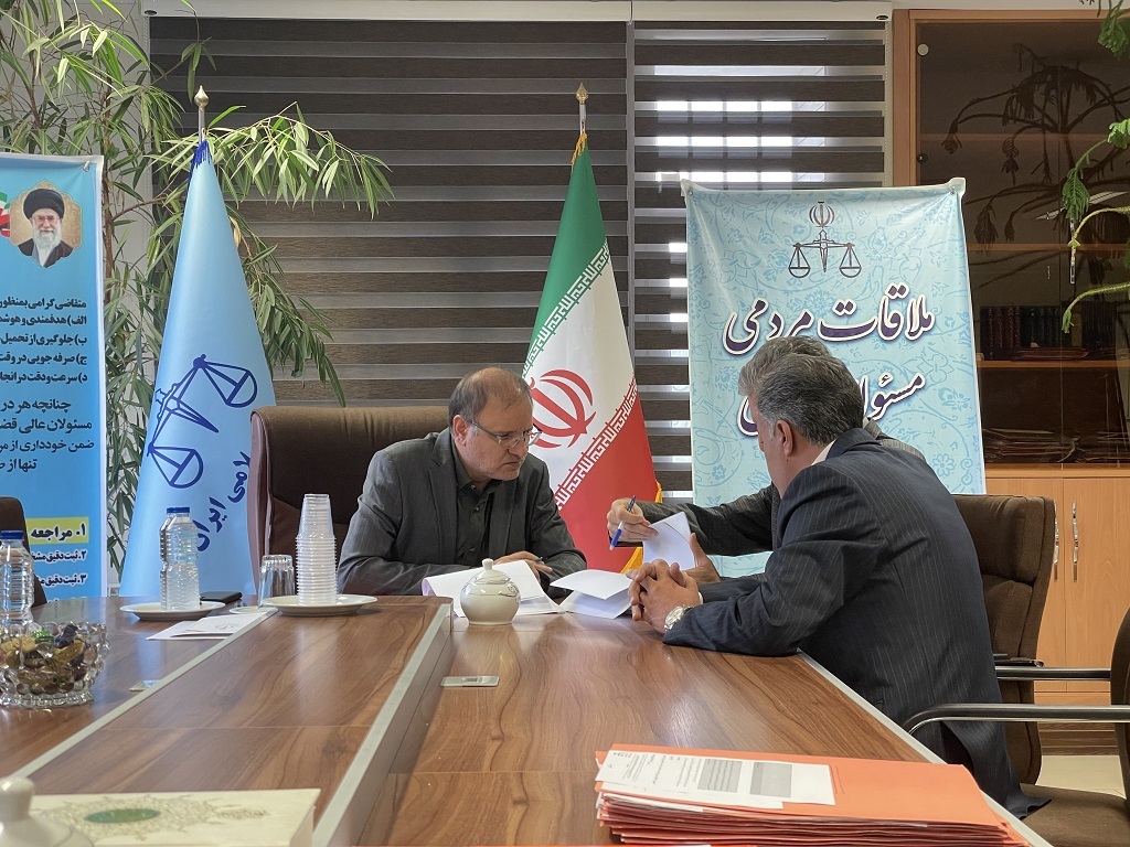 معاون قضایی رئیس کل دادگستری استان تهران و سرپرست نظارت و پیگیری در مرکز ارتباطات مردمی قوه قضاییه به مشکلات حقوقی و قضایی ۲۵ نفر از مراجعان رسیدگی کرد