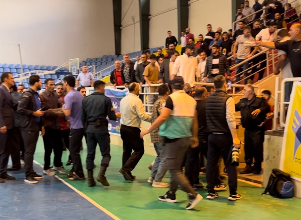 از درگیری در سالن دانشگاه آزاد بابل تا انصراف ستارگان در لیگ برتر کشتی آزاد + تصاویر 