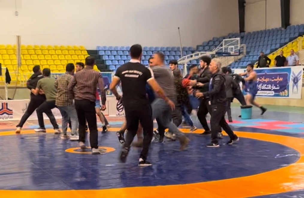 از درگیری در سالن دانشگاه آزاد بابل تا انصراف ستارگان در لیگ برتر کشتی آزاد + تصاویر 