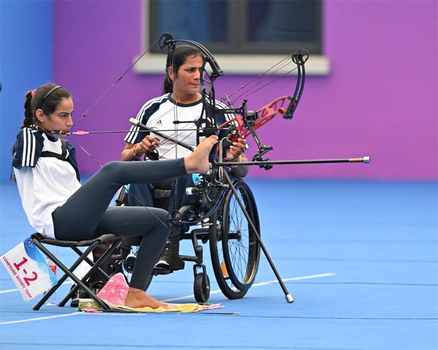 بازی‌های پاراآسیایی هانگژو| دختر کماندار نوجوان بدون دست، طلایی شد + عکس