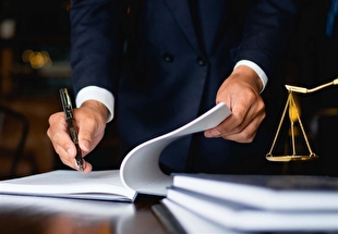 اینفوگرافیک | آیا عدم حضور وکیل در جلسه دادگاه، تخلف است؟