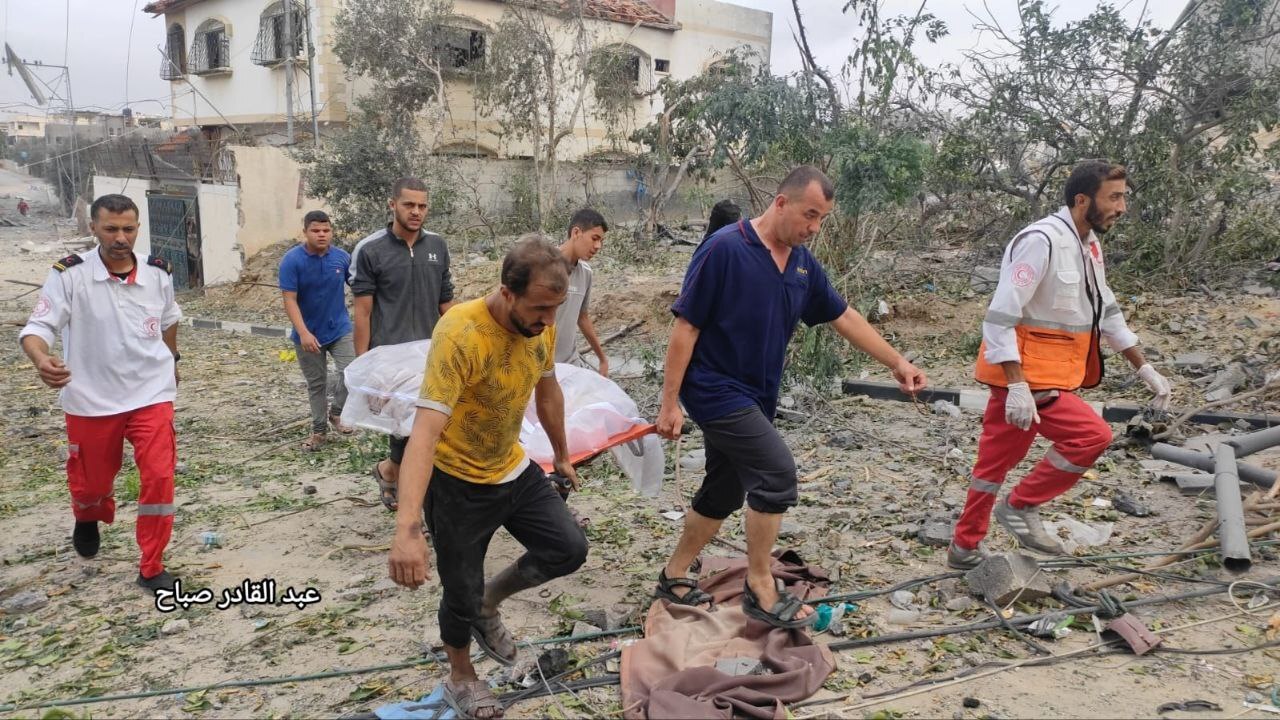 ادامه حملات رژیم صهیونیستی به مناطق مسکونی غزه/ افزایش شهدای غزه به ۷ هزار و ۳۲۶ نفر/ رژیم صهیونیستی هلاکت ۳۱۰ نظامی خود را تایید کرد