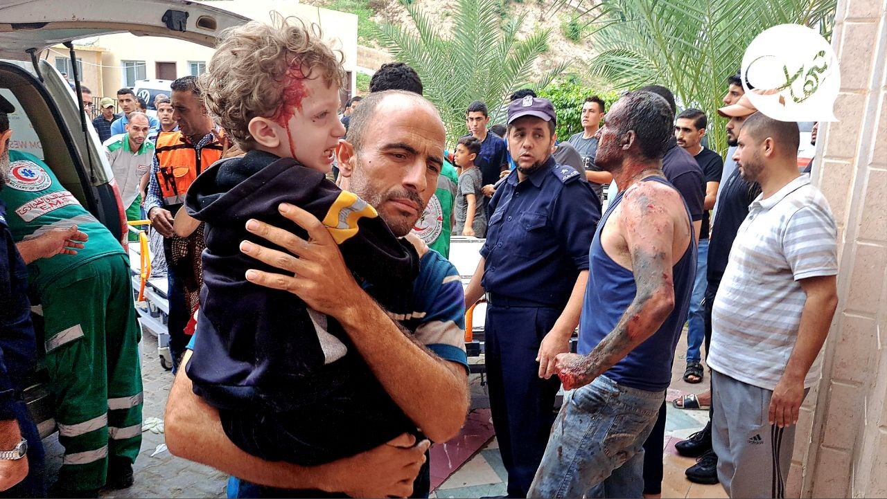 ادامه حملات رژیم صهیونیستی به مناطق مسکونی غزه/ افزایش شهدای غزه به ۷ هزار و ۳۲۶ نفر/ رژیم صهیونیستی هلاکت ۳۱۰ نظامی خود را تایید کرد