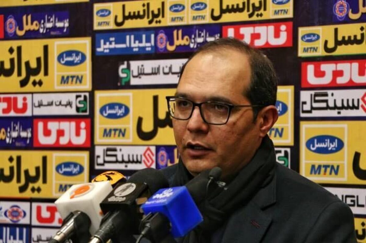 ربیعی: مقابل تیم پرمهره تراکتور خوب بازی کردیم/ با هیچ بازیکنی تعارف ندارم