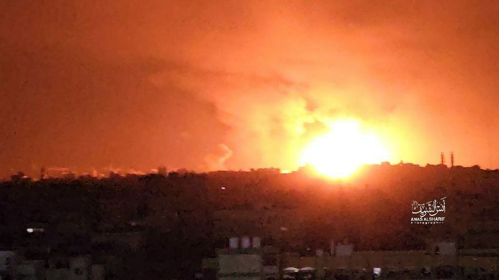 ادامه حملات رژیم صهیونیستی به مناطق مسکونی غزه/ افزایش شهدای غزه به ۷ هزار و ۳۲۶ نفر/ رژیم صهیونیستی هلاکت ۳۱۰ نظامی خود را تایید کرد