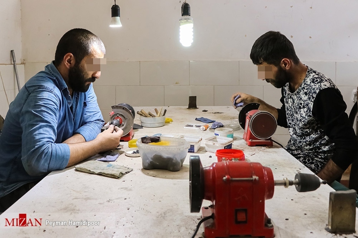 همت دستگاه قضایی برای اشتغالزایی/ ایجاد اشتغال برای هزار و ۷۰۰ نفر از زندانیان لرستانی/ راه‌اندازی بزرگترین کارگاه فرش دستباف زندانیان کشور در لرستان