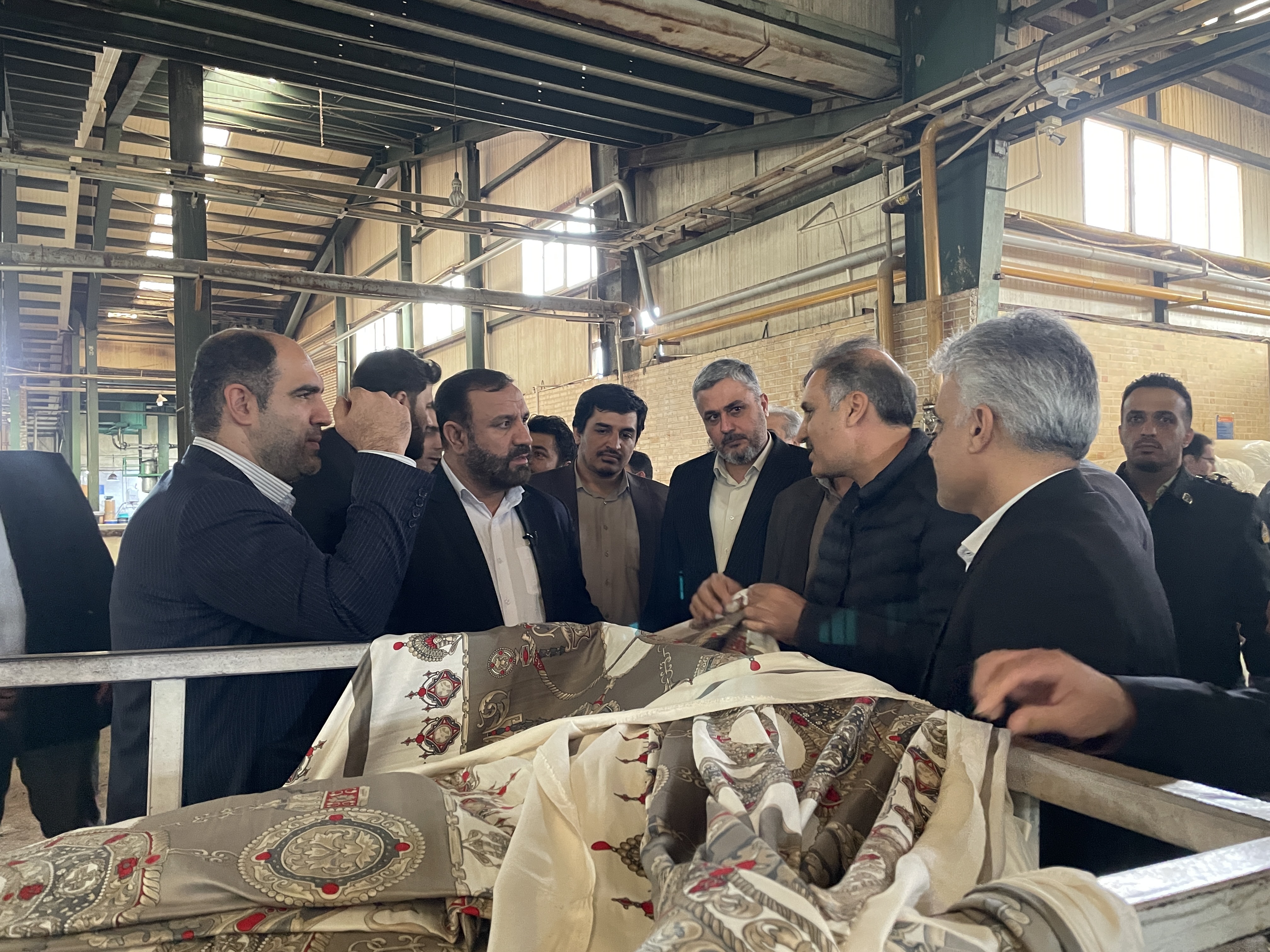 بازدید دادستان عمومی و انقلاب تهران از واحد‌های تولیدی در شهرک صنعتی صفادشت / انعکاس مشکلات واحد‌های تولیدی از طریق سامانه پیامکی دادسرای تهران/ مصوبات دادستان تهران جهت تامین آب و برق پایدارو حل مشکل تصفیه خانه و تاسیسات جمع‌آوری فاضلاب شهرک صنعتی صفادشت 